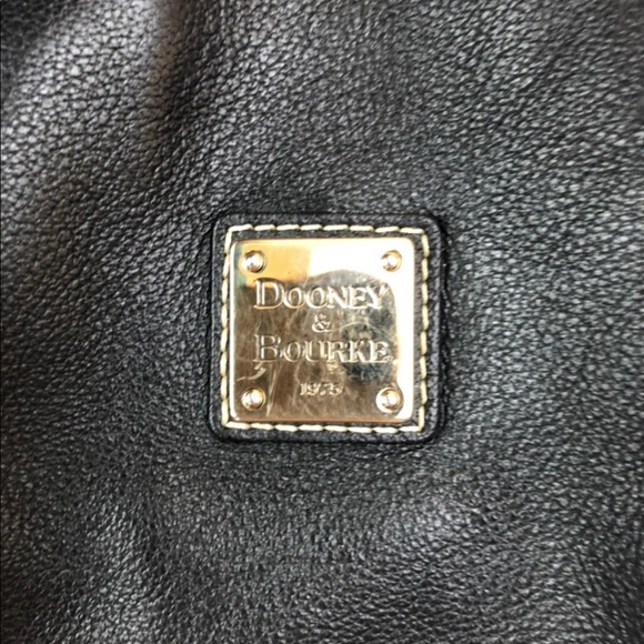 ♦️SOLD♦️Dooney & Bourke small hang bag - Picture 5 of 8